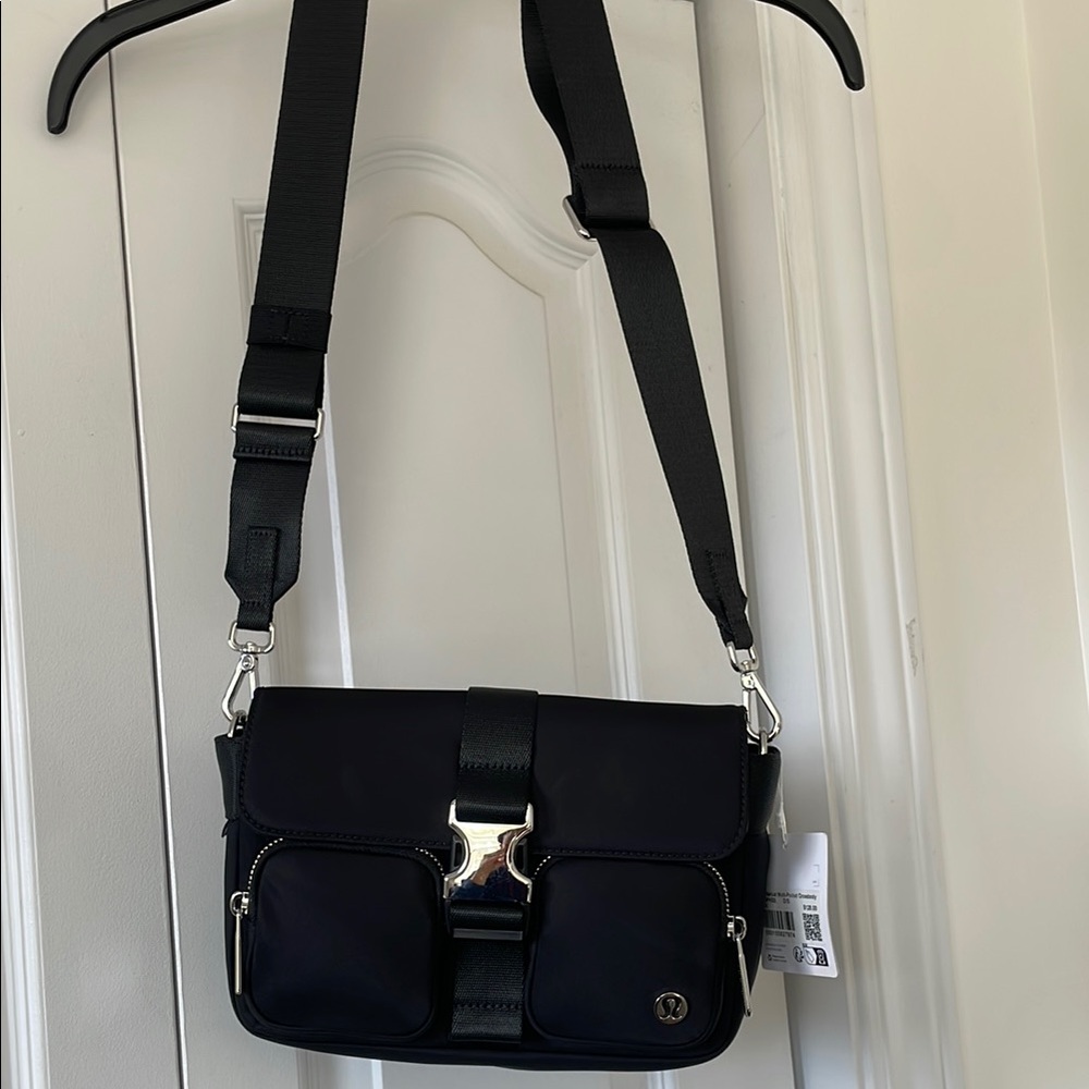 Lululemon “Wunderlust Multi-Pocket Crossbody” Bag